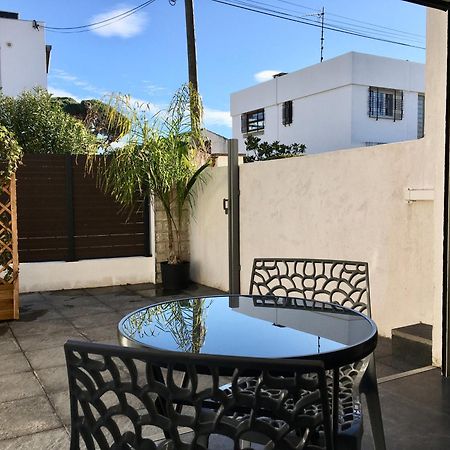 Plage A 400 M Studio Tout Confort Terrasse Clim Parking Hyères Kültér fotó