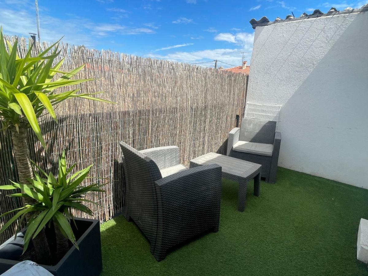 Plage A 400 M Studio Tout Confort Terrasse Clim Parking Hyères Kültér fotó