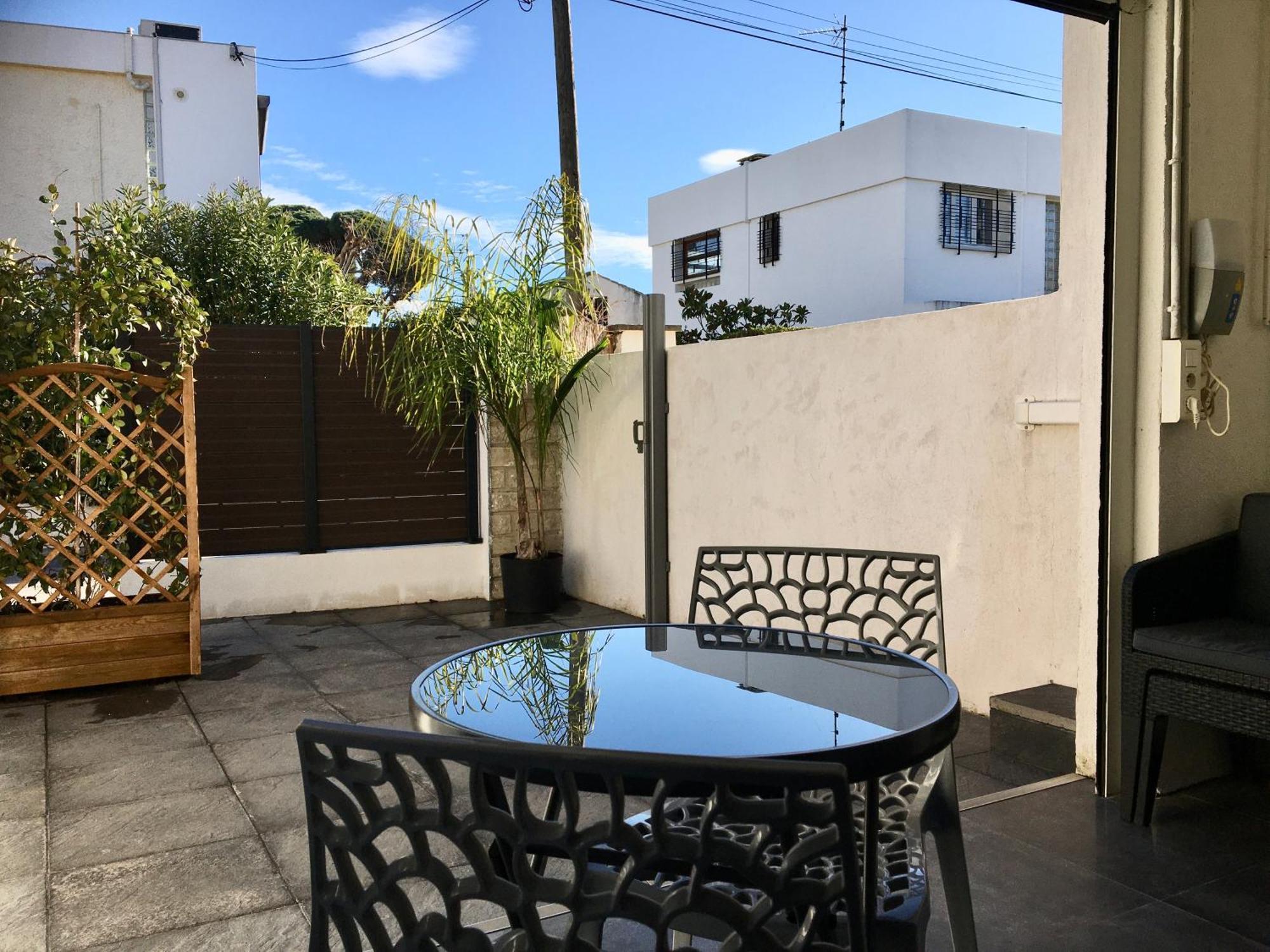 Plage A 400 M Studio Tout Confort Terrasse Clim Parking Hyères Kültér fotó