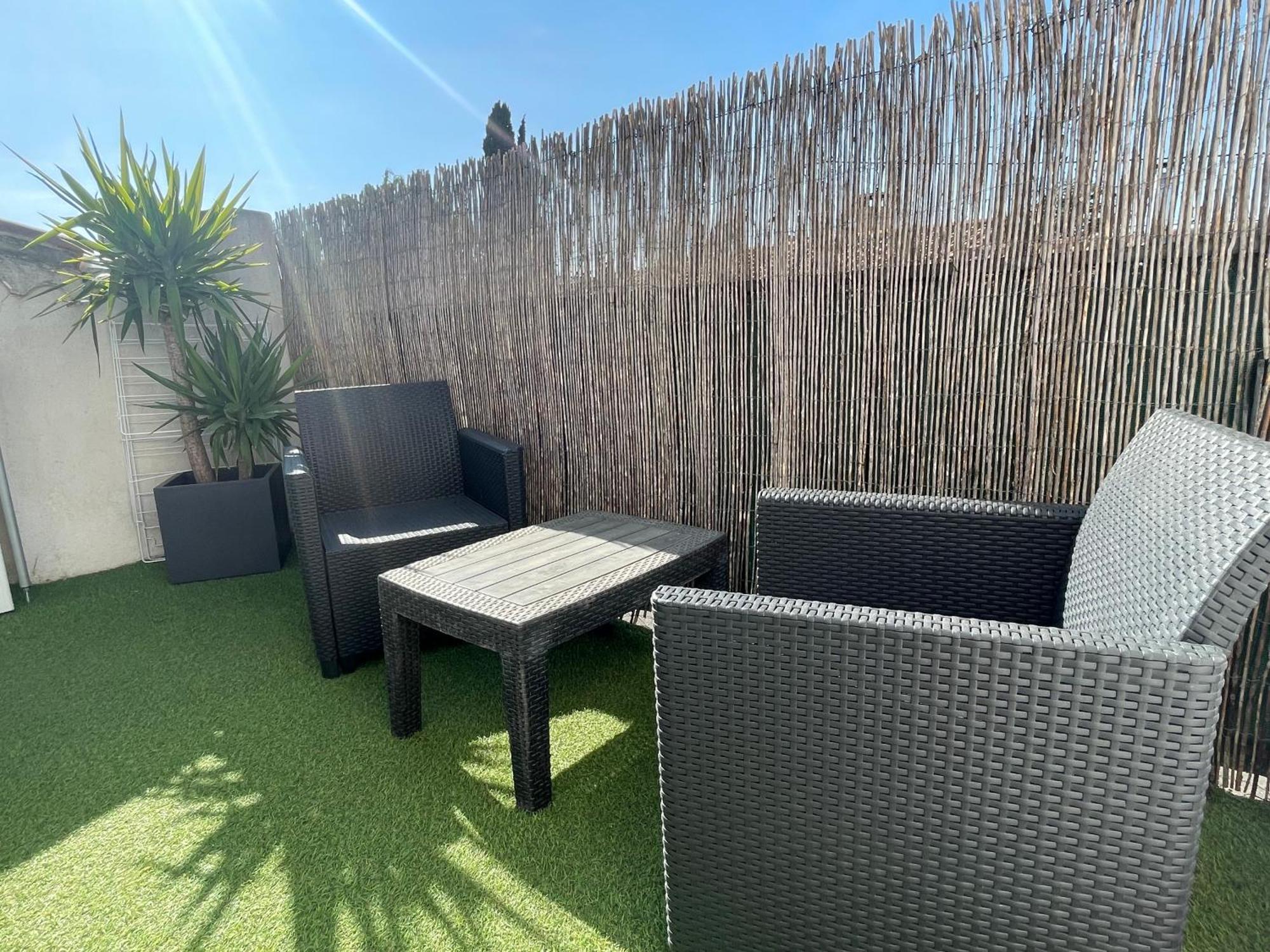 Plage A 400 M Studio Tout Confort Terrasse Clim Parking Hyères Kültér fotó