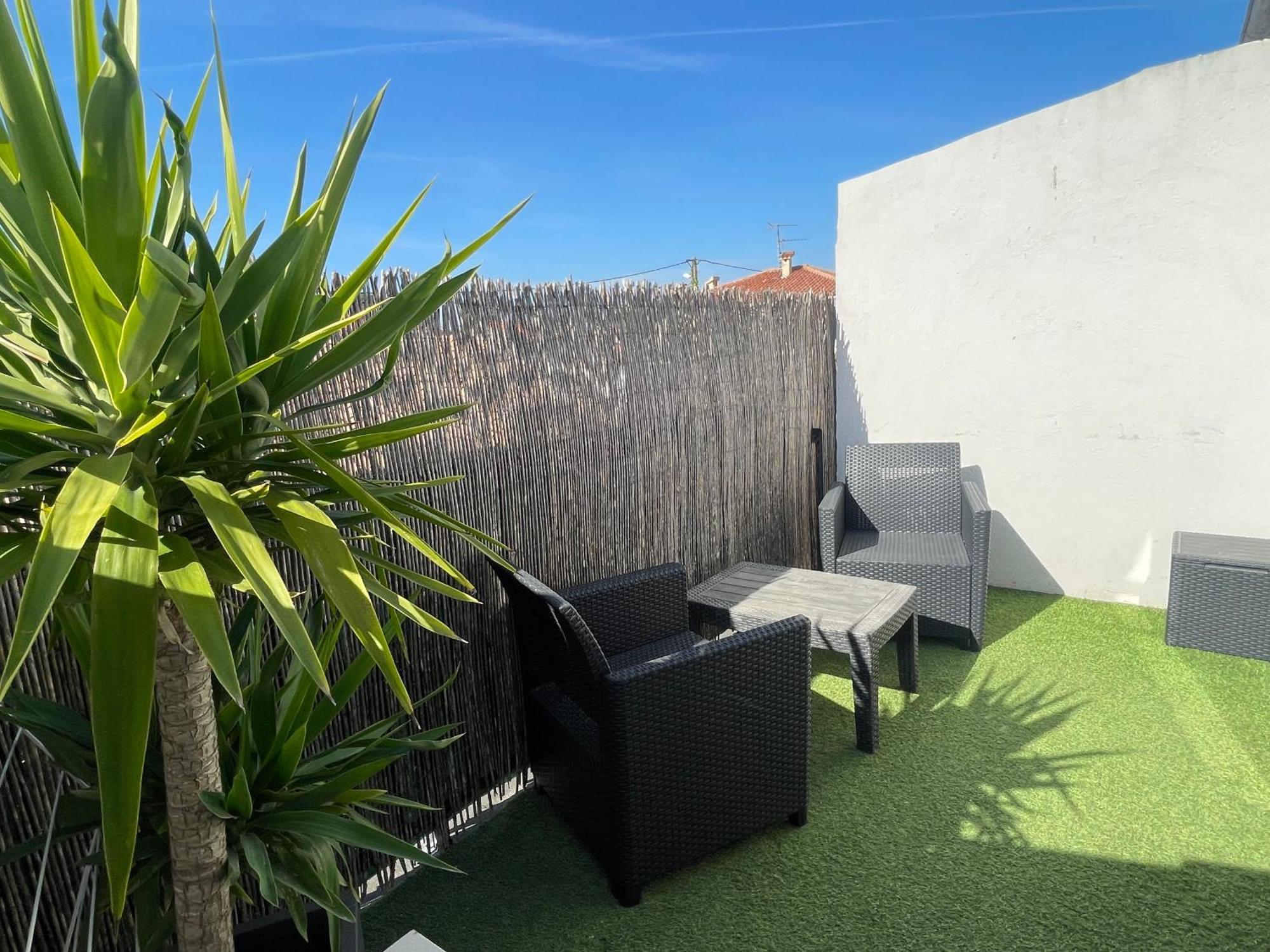 Plage A 400 M Studio Tout Confort Terrasse Clim Parking Hyères Kültér fotó