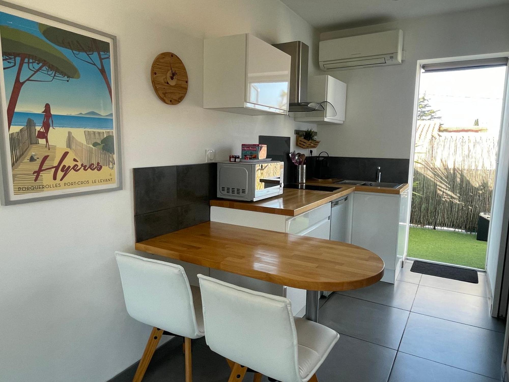 Plage A 400 M Studio Tout Confort Terrasse Clim Parking Hyères Kültér fotó